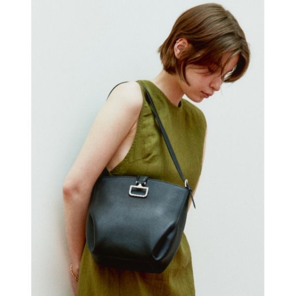 LF 닥스 WOMENS ACCESSORIES 버크루나 블랙 소가죽 버킷형 숄더 및 크로스백 DCBA5F255BKDCBA5F255BK ..