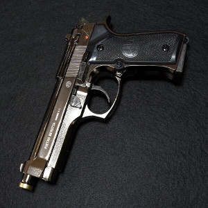 아크로모형 베레타 M92 FS 크롬 메탈슬라이드 에어코킹건 M92FS BERETTA 건스토리_이미지