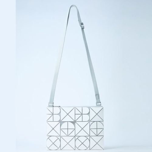 이세이미야케 바오바오 바오바오 Font 폰트 타일 슬림 숄더백 화이트 BB56AG841 06_이미지