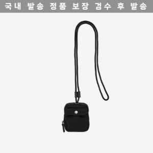 COS 코스 가방 코스 미니 크로스바디 파우치 나일론 블랙 1185307001_이미지