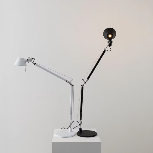 �Ƹ����̵� ��θ޿� ���̺� TOLOMEO TABLE