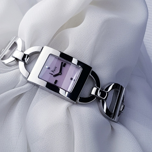 크리스찬디올 국내출고 신품급 D78-109 선물 기념일