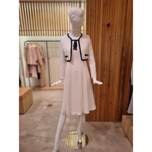 케네스레이디 E676 가을 라인 브로치 벨티드 플레어 원피스 EWOPOJ0300