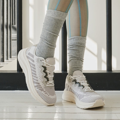 론칭가199,000 초경량 베이직 스니커즈 EBAL167109