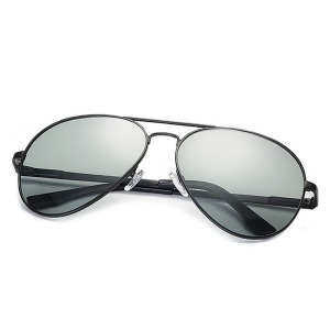 [불명] 변색 편광 선글라스 보잉 자외선차단 P2018이미지입니다. 누르면 해당 게시물로 새창이동합니다.