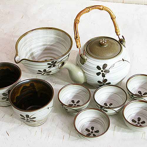 박씨상방 분청 꽃다기&주기세트이미지입니다. 누르면 해당 게시물로 새창이동합니다.