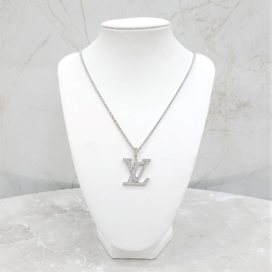루이비통 LV 다이아 화이트골드 라지 펜던트 목걸이 Q93821