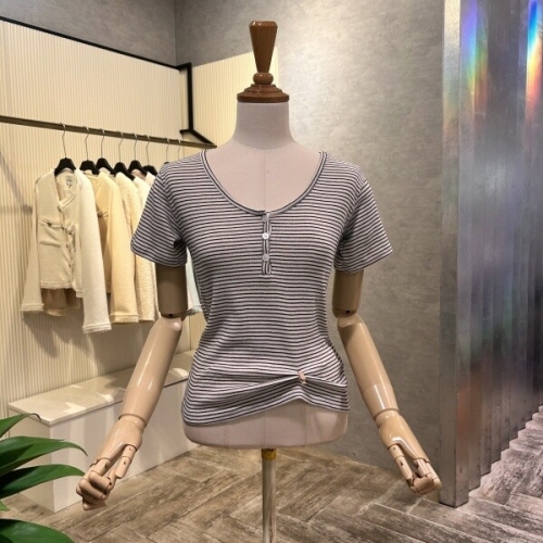 V넥 스트라이프 티셔츠 AOA2HK42E