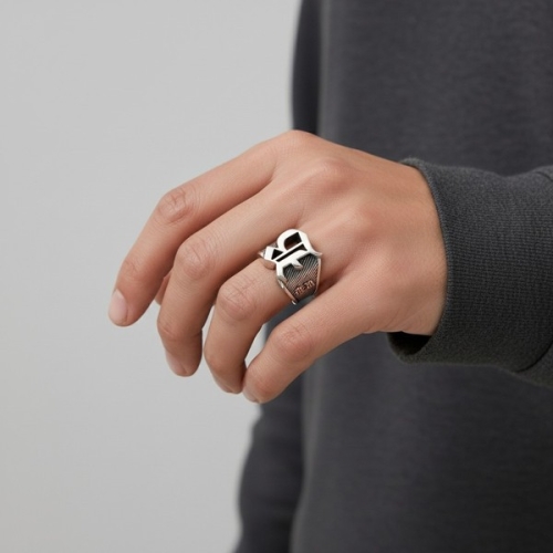 발렌시아가 멜로즈 시그넷 링 856499 TZRBI 0911이미지입니다. 누르면 해당 게시물로 새창이동합니다.