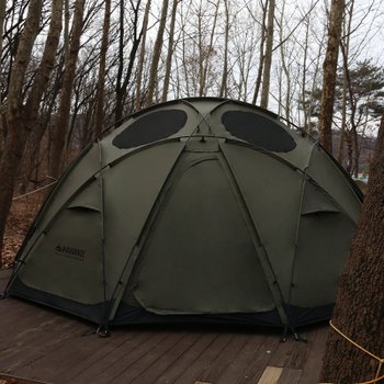 하이그라운즈 하프문 돔 쉘터