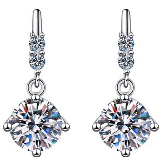 남대문주얼리 엑설런트등급 모이사나이트 1캐럿 925실버 솔리테어 드랍 다이아 귀걸이이미지입니다. 누르면 해당 게시물로 새창이동합니다.