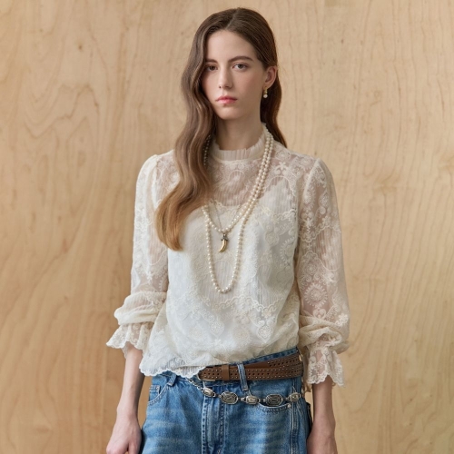 엠엔에프컴퍼니 마쟈 로코코 레이스 플리츠 헨리넥 블라우스 ZE06QB500NA
