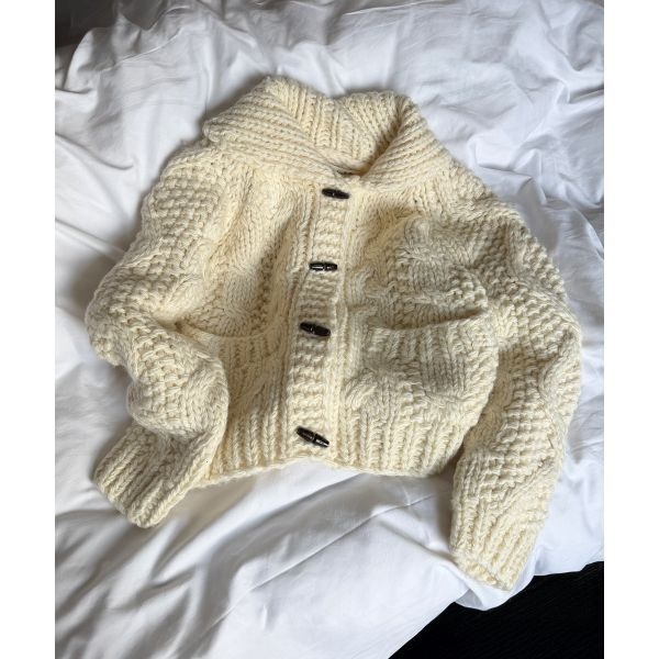 썸웨어버터 SOMEWHEREBUTTER Hayden Handmade Cardigan Sweater Cream S5WCA04CRF 30..