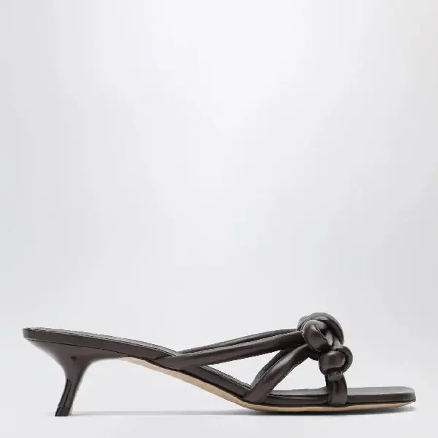 로에베 Sandal with Flamenco knot in lambskin leather LLSP465X10LE/XM_LOEW-0..