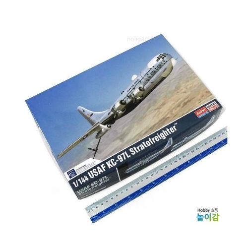 아카데미과학 1/144 미공군 KC-97L 스트라토프라이터