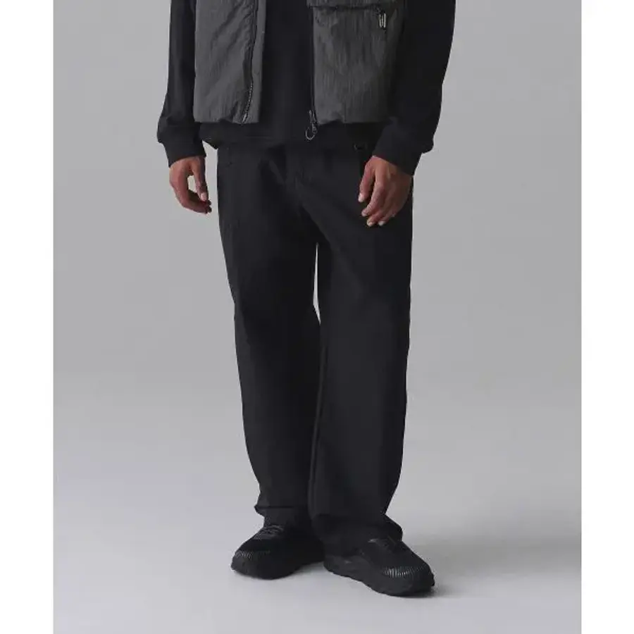 무신사 무신사 스탠다드 스탠다드 MUSINSA STANDARD 시티 레저 CN 원 턱 와이드 밴딩 팬츠 블랙 MMDPC9Z07-BK 115743
