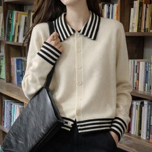 드넬 줄배색가디건DWC54222A