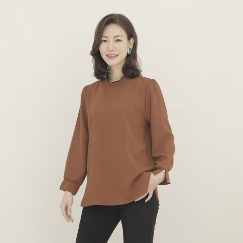 애비뉴투지 엄마옷 카페 여성 봄 가을 반폴라 진주 긴팔 소매 블라우스 B11013 50대 60대 중년여성 트렌디 감성의 스마트한 쇼핑공간