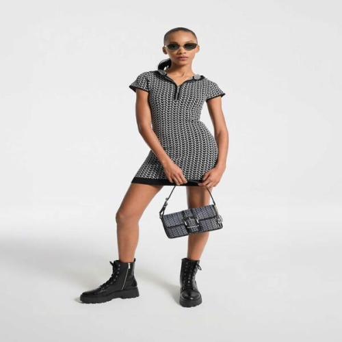 마이클코어스 정가 470000원 MK2000 로고 자카드 후디 원피스 MT5834LHQG36이미지입니다. 누르면 해당 게시물로 새창이동합니다.