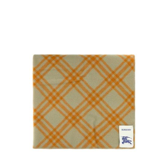 버버리 베이지 Blanket 울 자수 담요 8094054 A7025