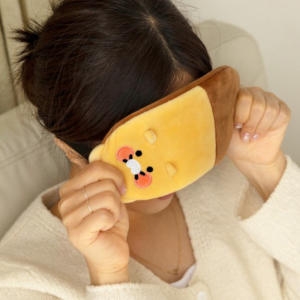 카카오프렌즈 춘식이 수면안대 날아라 얼굴이미지입니다. 누르면 해당 게시물로 새창이동합니다.