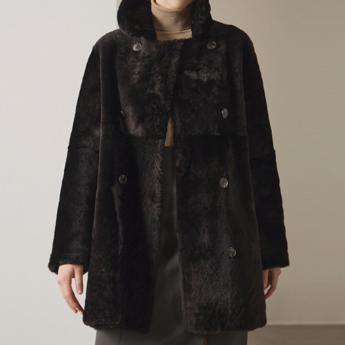 ROBO 스페인 라도마 리버시블 더블 카라 무스탕이미지입니다. 누르면 해당 게시물로 새창이동합니다.