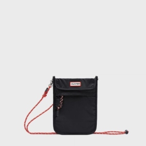 헌터 UNISEX 오리지날 패커블 폰파우치 블랙 UBP7012KBMBLK이미지입니다. 누르면 해당 게시물로 새창이동합니다.