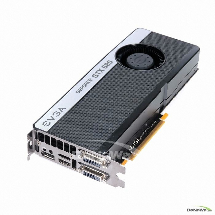 EVGA ������ GTX680 SC SIGNATURE D5 2GB