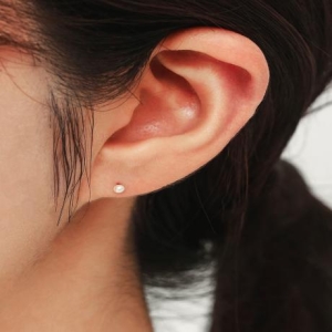 이랜드  로이드 담수진주 2mm 귀걸이 LPFL4C02G