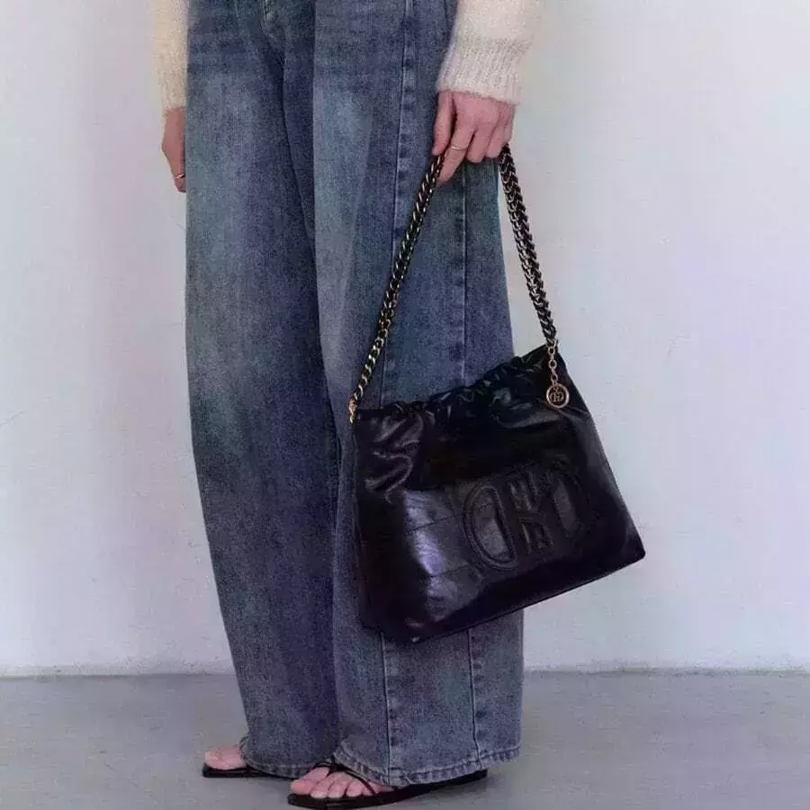 헤지스 H20크링클 블랙 레더 퀼팅 체인 호보 숄더백 M HIBA4E551s 단품없음 단품없음_이미지