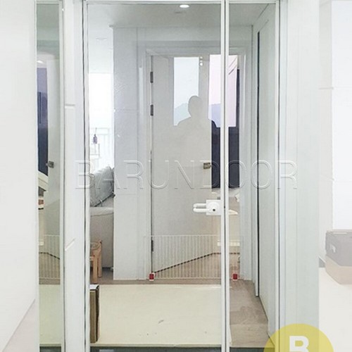 바른도어 초슬림 화이트 투명강화유리 90도 비대칭 여닫이 중문이미지입니다. 누르면 해당 게시물로 새창이동합니다.