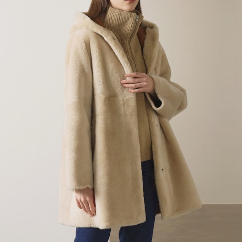 ROBO 스페인 라도마 리버시블 후드 무스탕이미지입니다. 누르면 해당 게시물로 새창이동합니다.