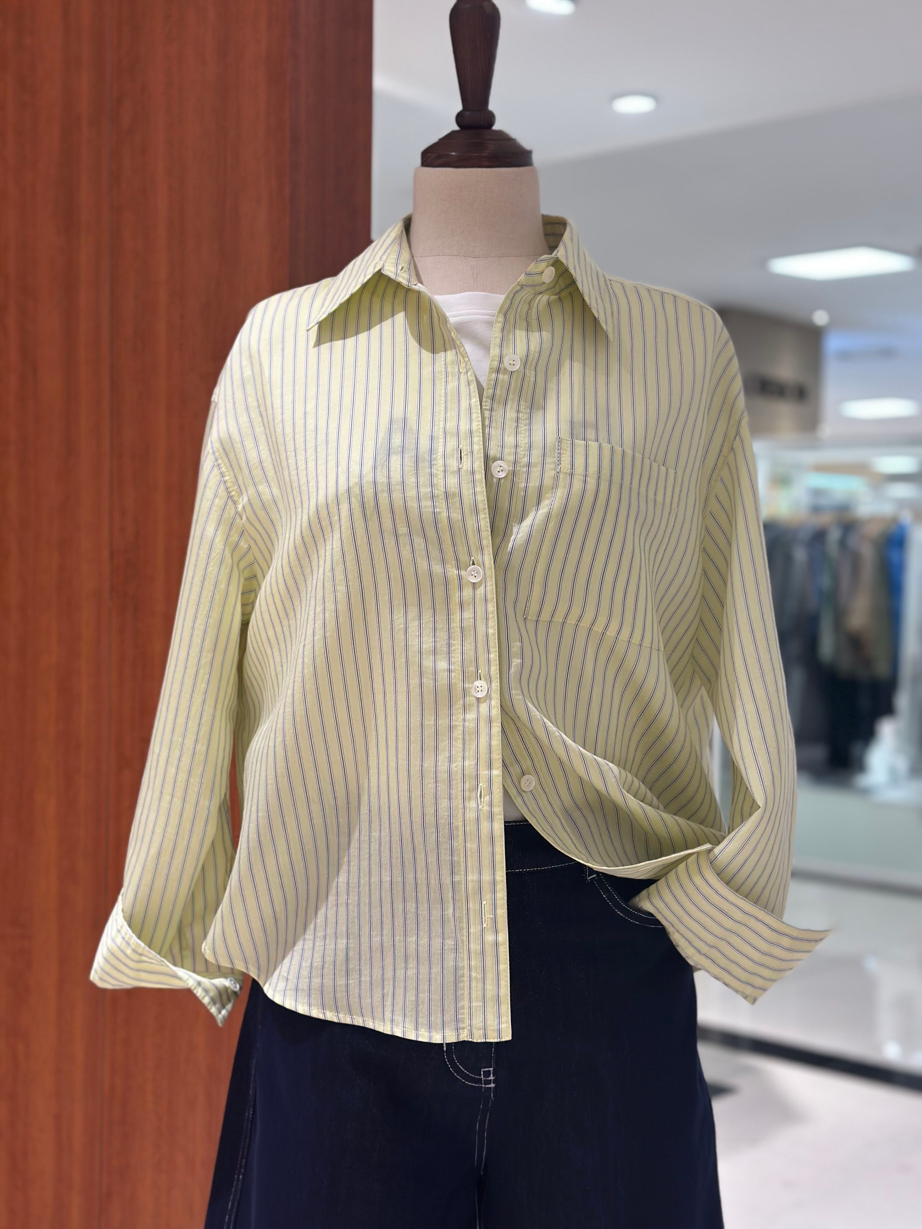  BCBG 원포켓 스트라이프 셔츠 B6F7B408