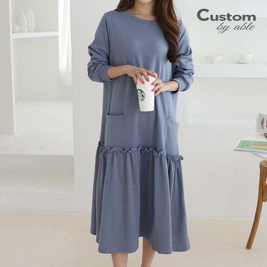 CUSTOMABLE 양포켓 프릴 롱 원피스_ C2102OP038A 26699_C2102OP038A