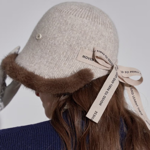 밍크 퍼 배색 레터링 포인트 버킷햇 FN01AM100L