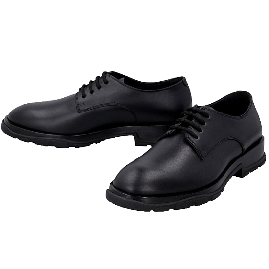 알렉산더 맥퀸 트레드 레이스업 더비슈즈 682815 WHFL0 1000이미지입니다. 누르면 해당 게시물로 새창이동합니다.