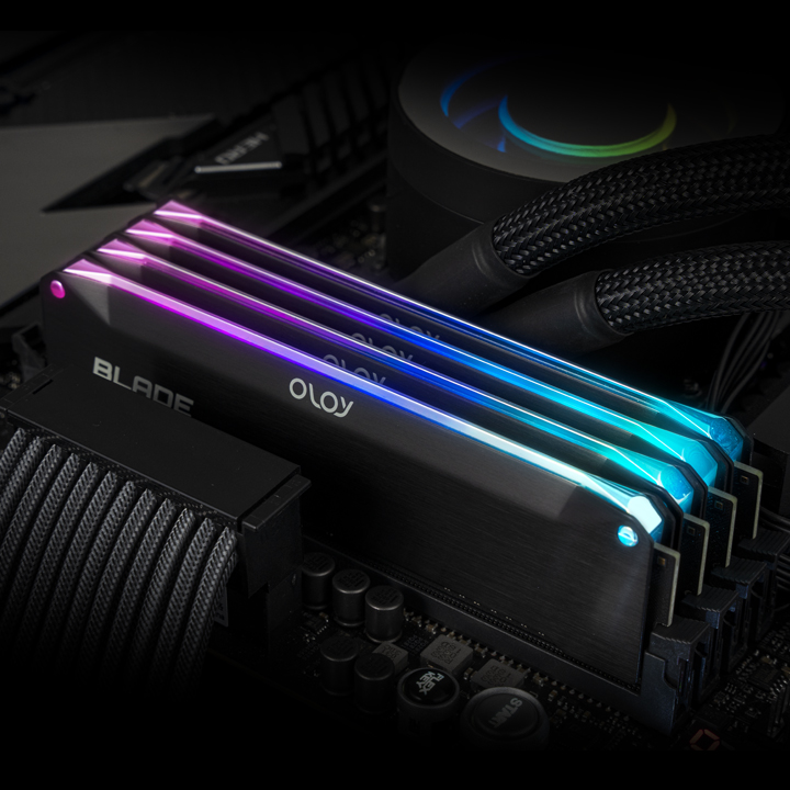 OLOy DDR4-3600 CL18 BLADE RGB Black 패키지 (32GB(16Gx2))_이미지