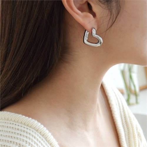 BELLA.DOI 러브 하트 이어링 티탄귀침 24k도금 8718969 8718969