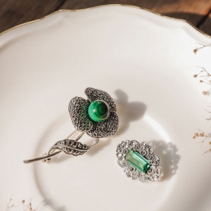 바이데이지 Bh0184 시베리아쿼츠 원석 실버브로치이미지입니다. 누르면 해당 게시물로 새창이동합니다.