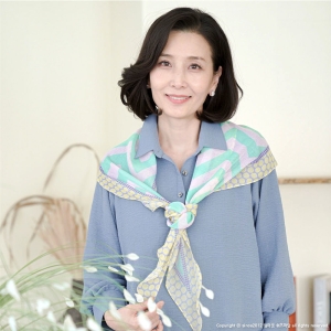 쉬즈마담 A42072 파스텔땡땡 마름모빅스카프 중년여성의류