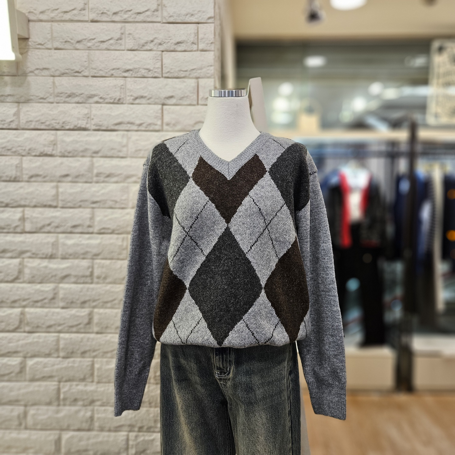 트렌드컬렉션 빅 아가일v넥 니트 TRKA25N45_이미지