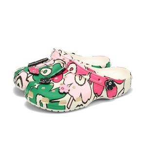 크록스 여성 마리메꼬 클래식 클로그_ 211122-90H이미지입니다. 누르면 해당 게시물로 새창이동합니다.