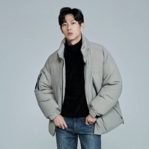 버커루 THINFULL 남성 하이넥 구스 씬다운 B224DW070P이미지입니다. 누르면 해당 게시물로 새창이동합니다.