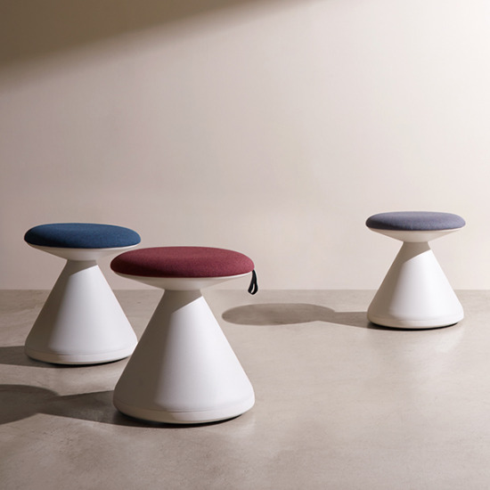 시디즈 펑거스 무브 화이트쉘 이동형 의자 MN130Y이미지입니다. 누르면 해당 게시물로 새창이동합니다.