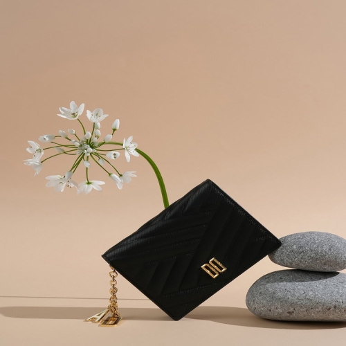 LF 닥스 여성 블랙 칼라일 엠보 가죽 골드DD 카드지갑 DCWA6E218BK