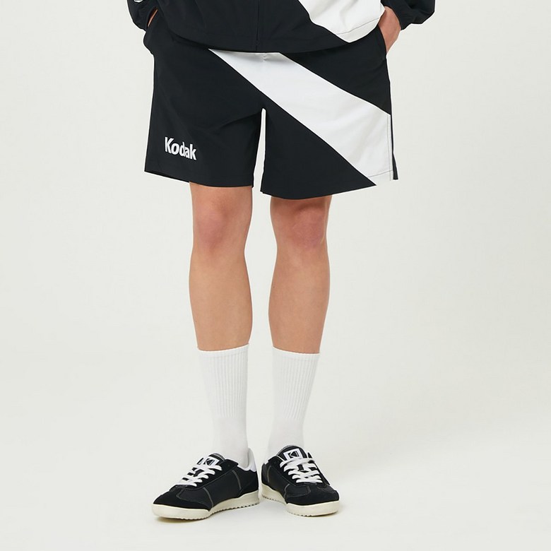 �ڴ� 8900 ���� 3�� �ݹ��� BLACK VUY392 S