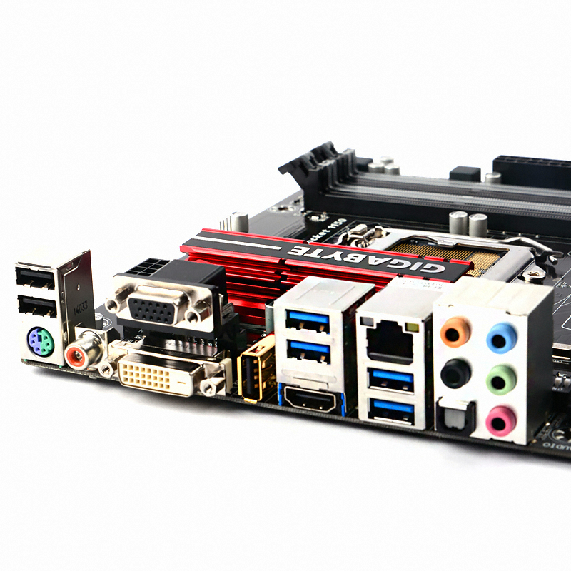 GIGABYTE G1.Sniper Z6 ���ֿ̹���� �Ǿ���Ʈ