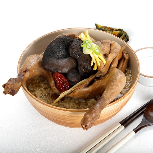 이푸른 이삼계탕이다 능이삼계탕 1.2kg_이미지