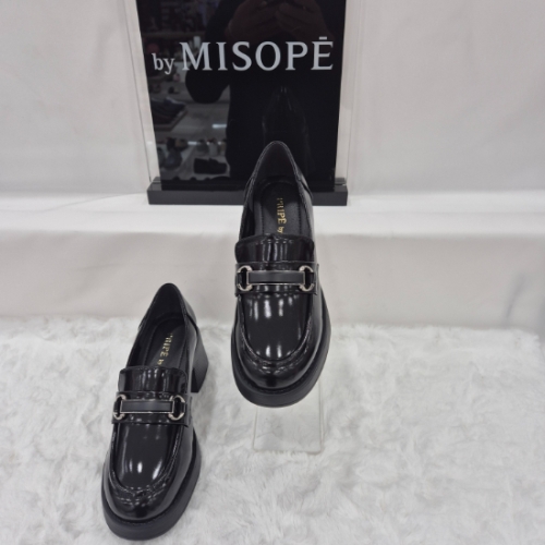 By 여성 클래식 포인트 로퍼 112HT439TG001 IVORY 2 JJ