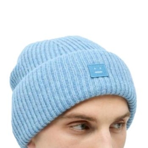 아크네스튜디오 스몰 페이스 울 비니 C40270 DKA